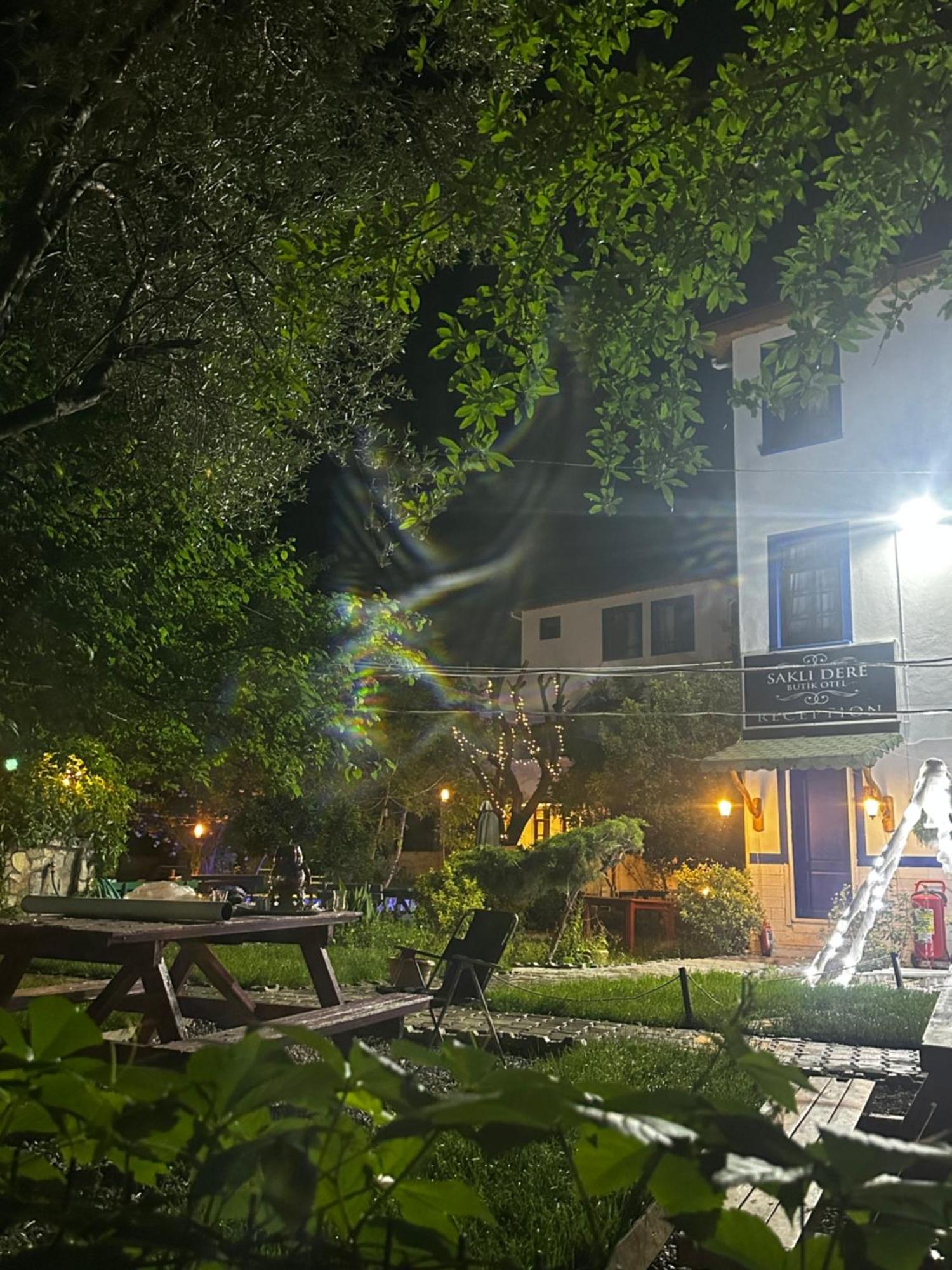 Sakliderebutikotel เอเดรมิท ภายนอก รูปภาพ